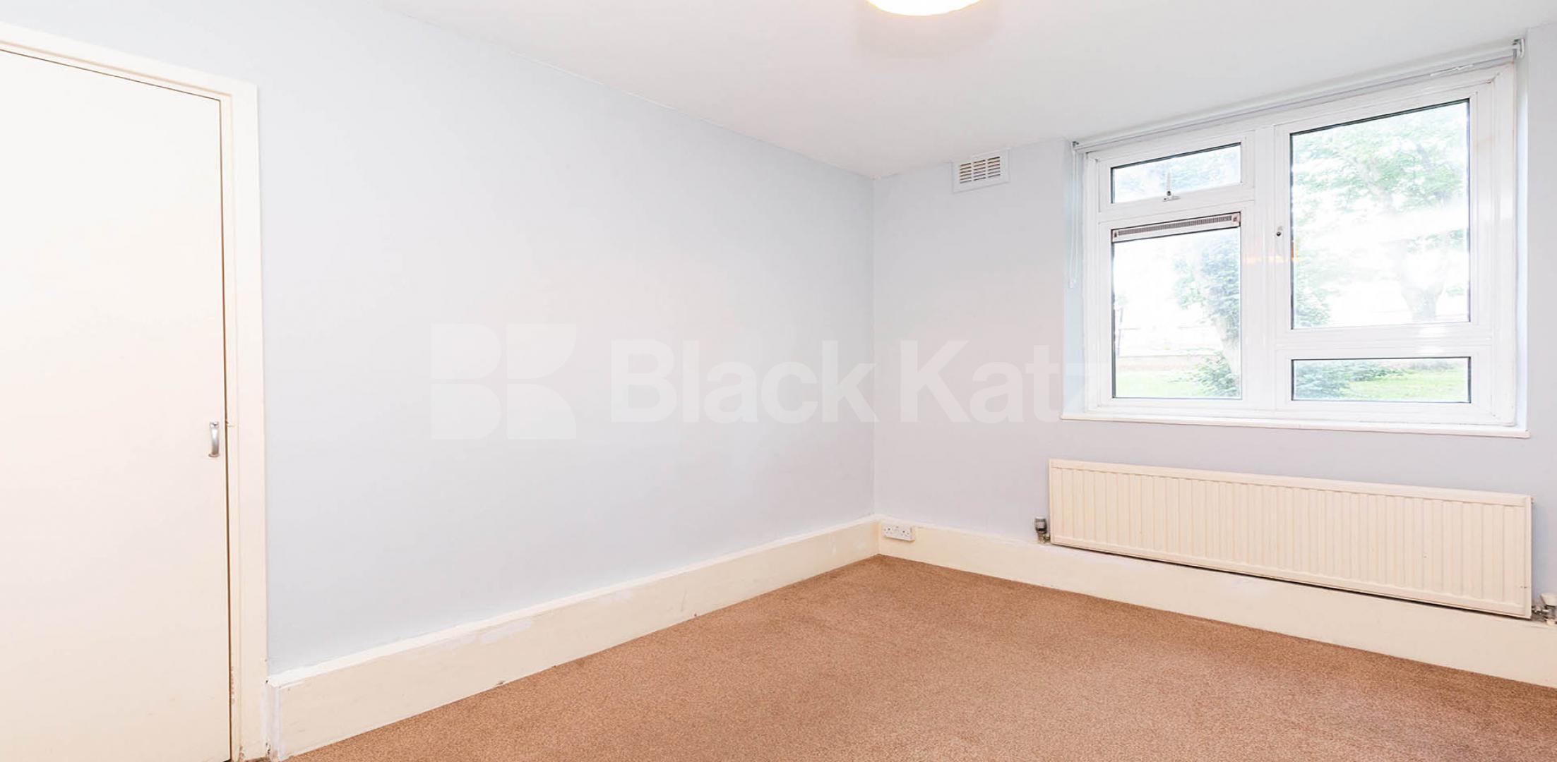 			4 BEDROOMS PLUS LOUNGE! , 4 Bedroom, 1 bath, 1 reception Flat			 Dormans Way, SWISS COTTAGE